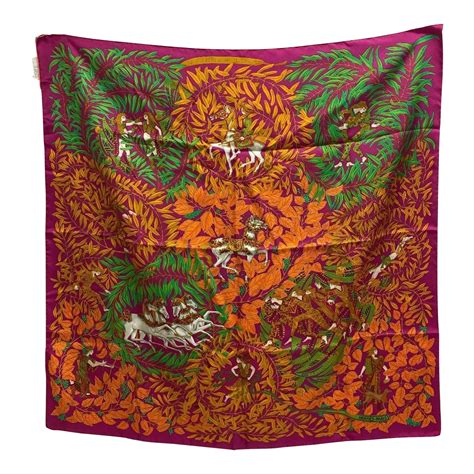 hermes la promenade de platon|Scarf of the moment: La Promenade de Platon.